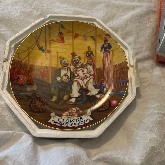 Vintage Ringling Bros & Barnum and Bailey Circus "Clowns" Plate (P9) - Picture 3 of 8
